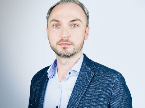 andrei 2 0 b web 1024x434 1 edited |